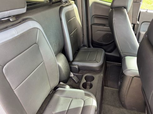 Used 2017 Chevrolet Colorado Z71 image 40