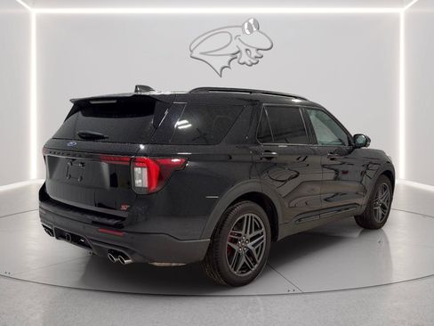 Used 2025 Ford Explorer ST AWD/4WD image 5