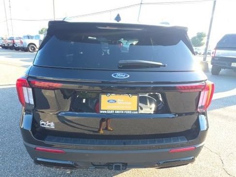Certified 2025 Ford Explorer ST-Line RWD image 7