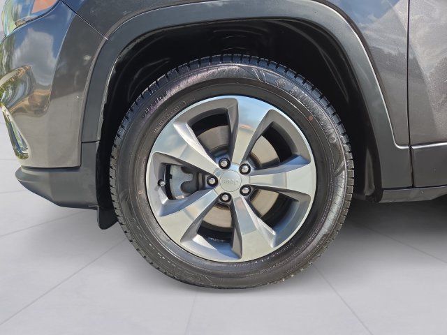 Used 2019 Jeep Cherokee Limited AWD/4WD image 9