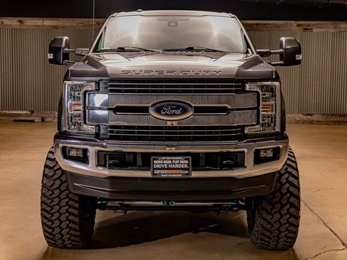 Used 2017 Ford F250 Lariat w/ Lariat Ultimate Package image 2