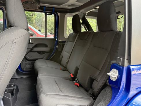 Used 2019 Jeep Wrangler Unlimited Sahara AWD/4WD image 44