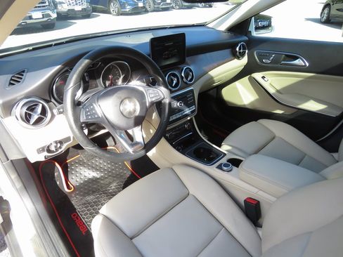 Used 2018 Mercedes-Benz GLA 250 4MATIC image 12