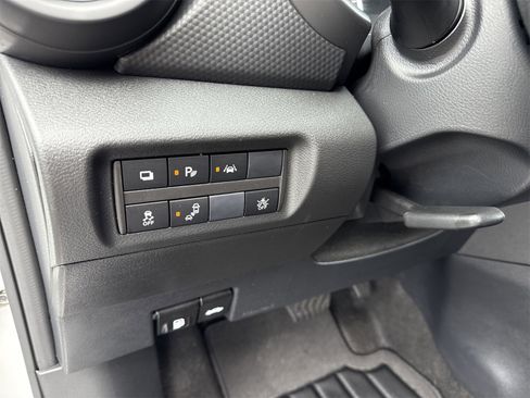 Used 2024 Nissan Kicks S image 16