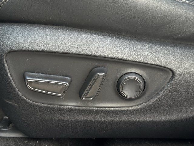 Used 2022 Toyota RAV4 XLE Premium AWD/4WD image 29