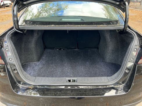 Used 2025 Nissan Versa SV image 27