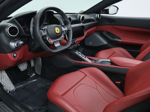 Certified 2023 Ferrari Portofino M image 2