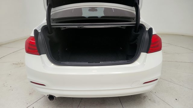 Used 2018 BMW 320i xDrive Sedan AWD/4WD image 28