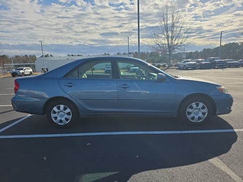 Used 2004 Toyota Camry LE image 9