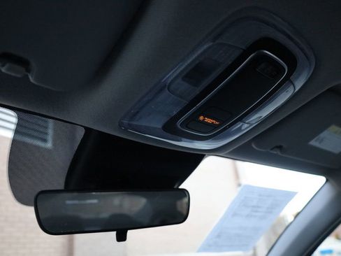 Used 2025 Hyundai Elantra SE w/ Cargo Package image 32