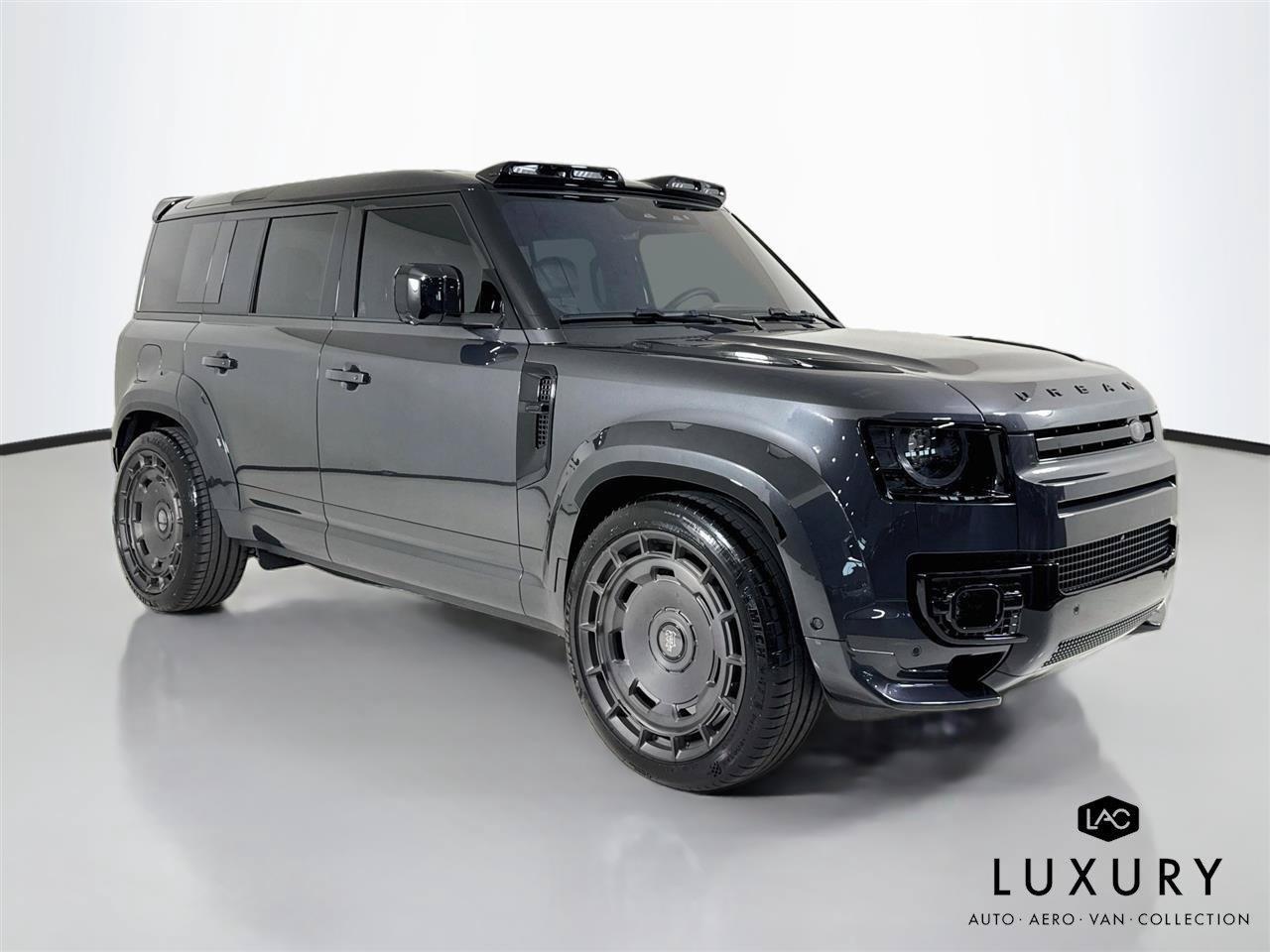 Used 2025 Land Rover Defender 110 V8 AWD/4WD image 2