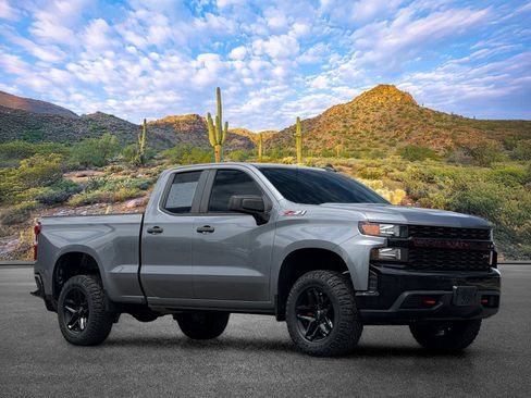 Used 2019 Chevrolet Silverado 1500 Custom Trail Boss w/ Custom Convenience Package AWD/4WD image 2