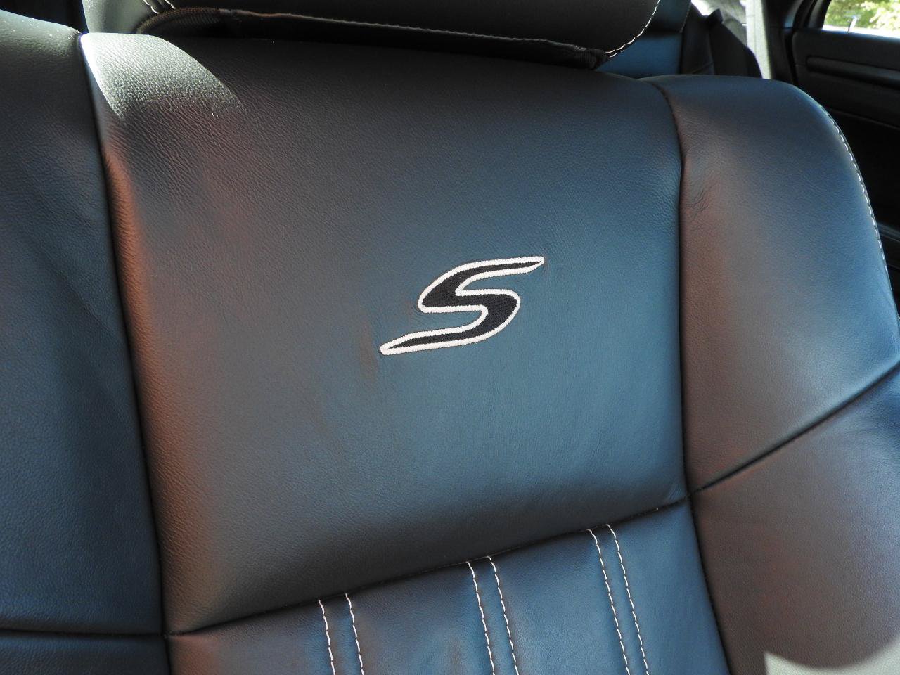 Used 2012 Chrysler 300 S AWD/4WD image 10