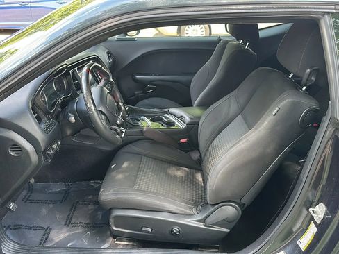 Used 2018 Dodge Challenger SXT RWD image 13
