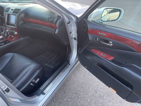 Used 2011 Lexus LS 460 LS 460 SEDAN 4D image 15