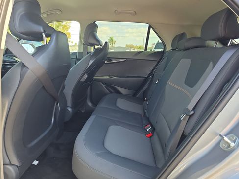 Used 2025 Kia Niro LX image 13