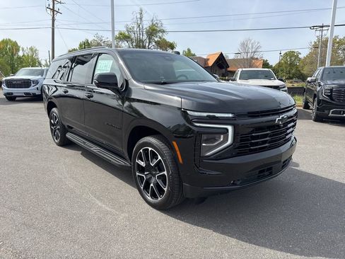 New 2026 Chevrolet Suburban RST w/ RST Capability Package AWD/4WD image 7