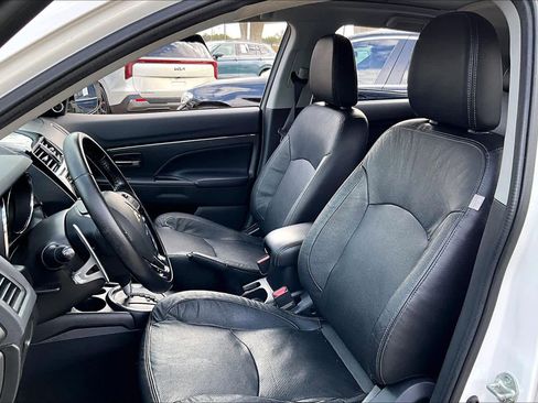 Used 2017 Mitsubishi Outlander Sport GT image 7