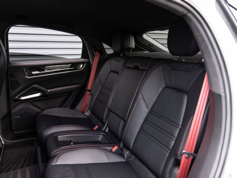 Certified 2024 Porsche Cayenne Turbo GT AWD/4WD image 27