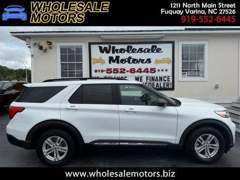 Used 2020 Ford Explorer XLT w/ Equipment Group 202A AWD/4WD image 1
