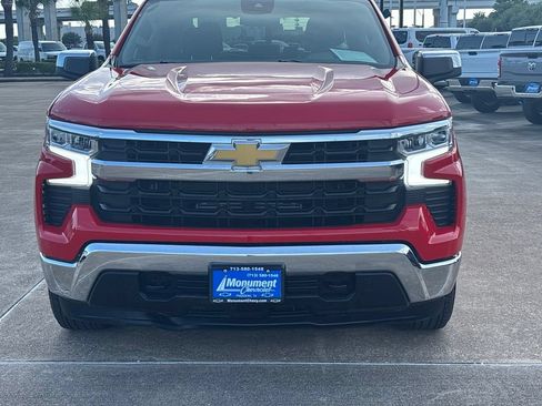 Used 2022 Chevrolet Silverado 1500 LT AWD/4WD image 3