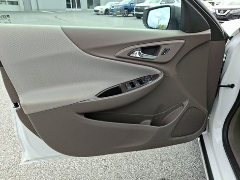 Used 2017 Chevrolet Malibu LS image 14