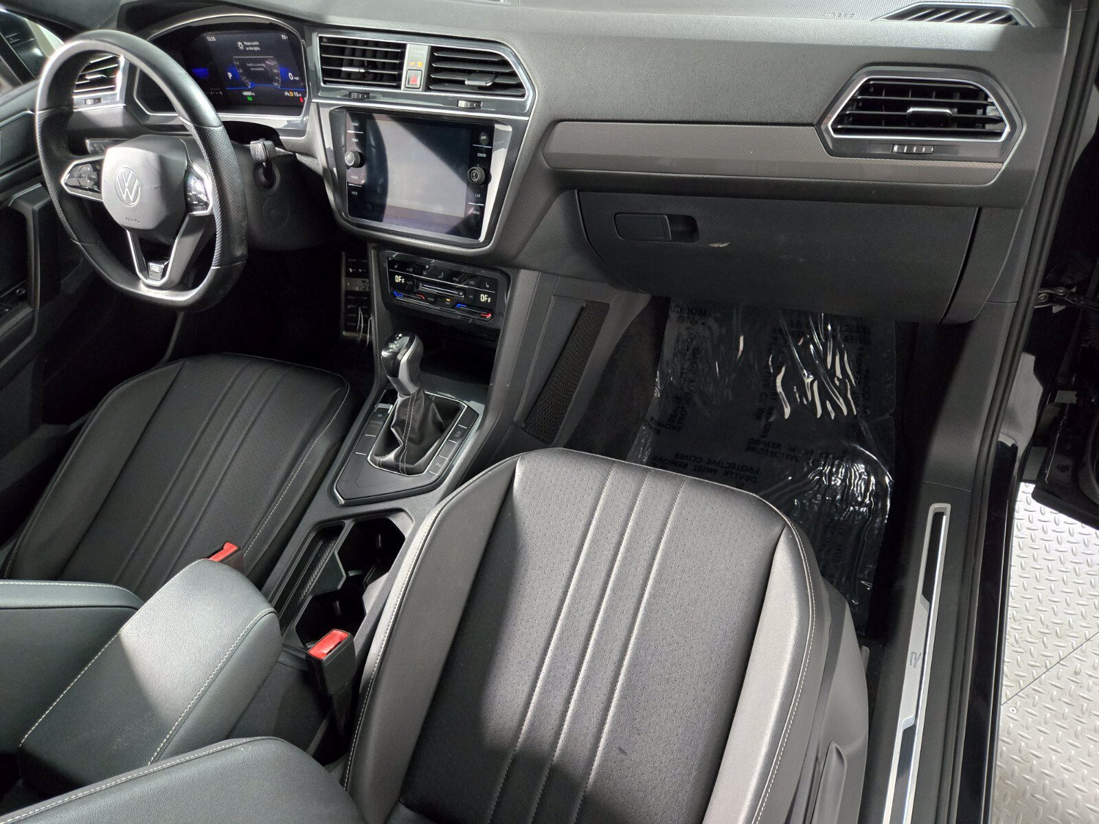 Used 2022 Volkswagen Tiguan SE R-Line FWD image 21