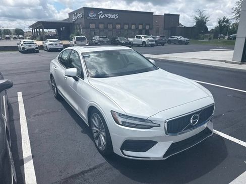 Used 2019 Volvo S60 T5 Momentum w/ Premium Package FWD image 16