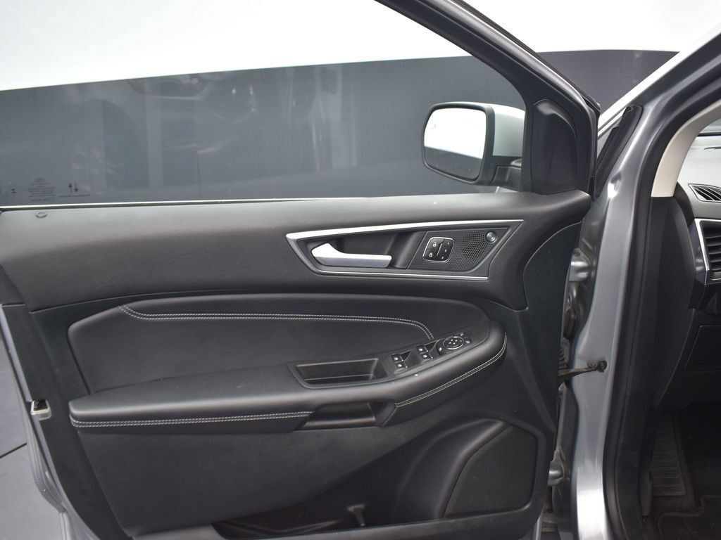 Used 2024 Ford Edge Titanium AWD/4WD image 8