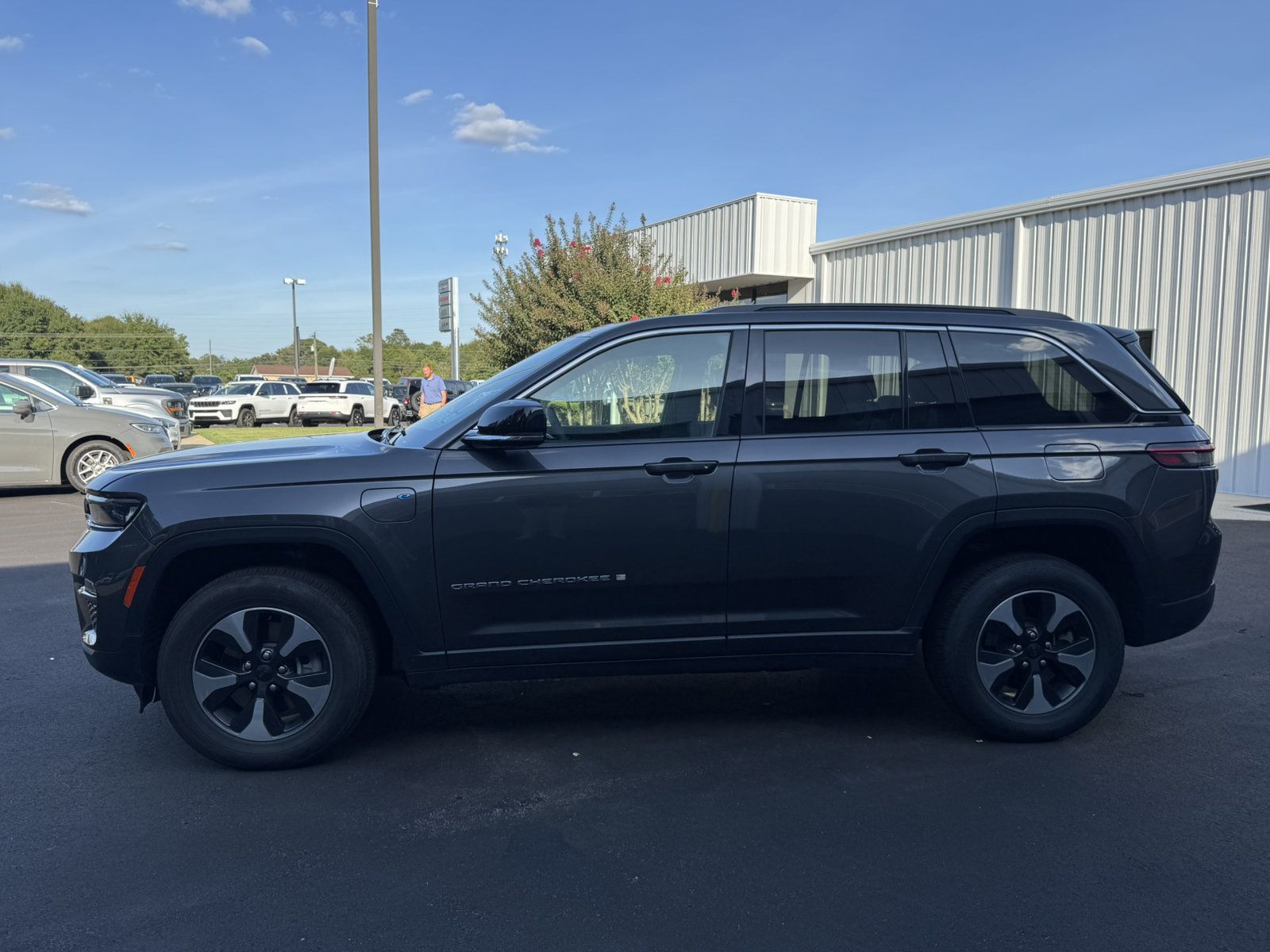 Used 2024 Jeep Grand Cherokee Limited 4xe AWD/4WD image 7