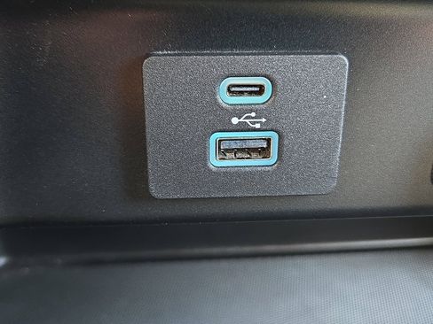 Certified 2022 Ford F150 XLT w/ Equipment Group 302A High image 21