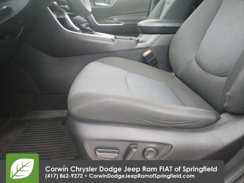 Used 2023 Toyota RAV4 XLE FWD image 19