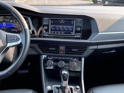 Used 2022 Volkswagen Jetta SE FWD image 15