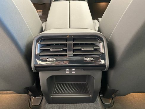 New 2026 BMW 530i xDrive w/ Premium Package image 30