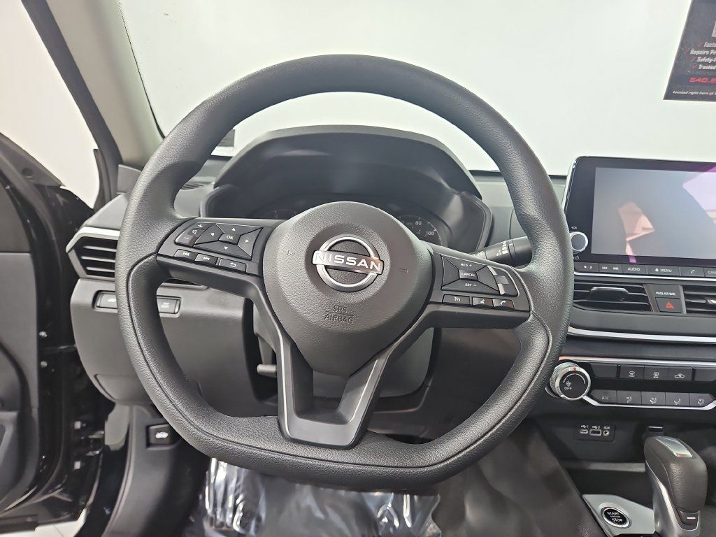 Certified 2025 Nissan Altima 2.5 S FWD image 16