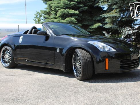 Used 2006 Nissan 350Z Touring RWD image 36