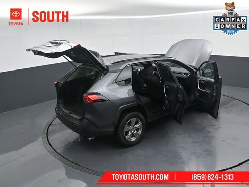 Used 2025 Toyota RAV4 XLE AWD/4WD image 51