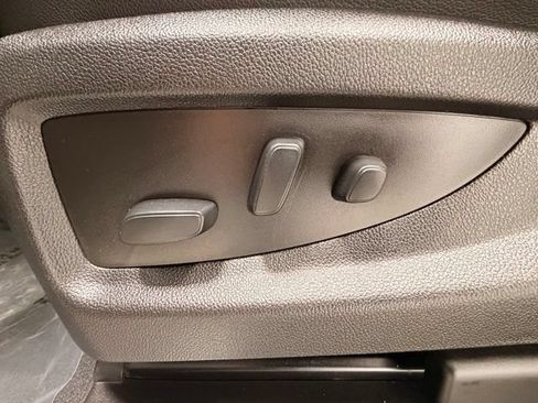 Used 2019 Chevrolet Tahoe Premier AWD/4WD image 28