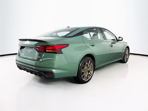 Used 2025 Nissan Altima 2.5 SR AWD/4WD image 7