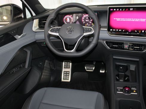 New 2026 Volkswagen Tiguan SE R-Line image 29