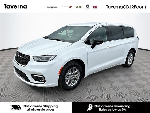 New 2026 Chrysler Pacifica Select image 1