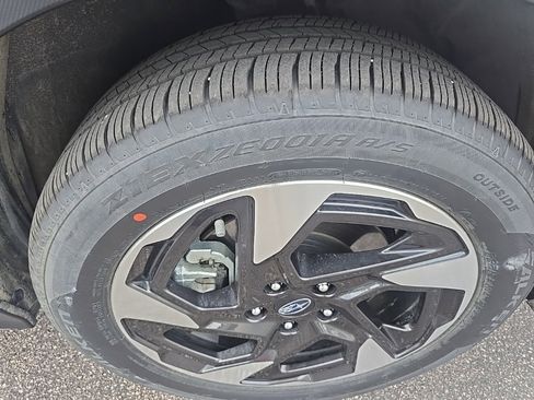 Used 2025 Subaru Crosstrek 2.5i Limited w/ Crosstrek Mirror Package image 7