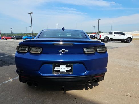Used 2021 Chevrolet Camaro LT w/ RS Package RWD image 6