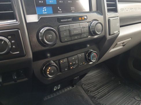 Used 2019 Ford F350 XLT w/ XLT Value Package image 21