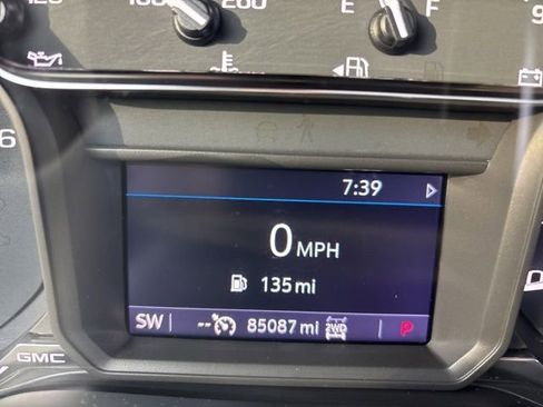 Used 2022 GMC Sierra 1500 SLT AWD/4WD image 11