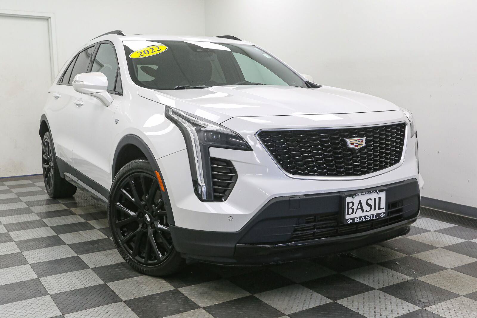 Used 2022 Cadillac XT4 Sport w/ Sun And Sound Package AWD/4WD image 2