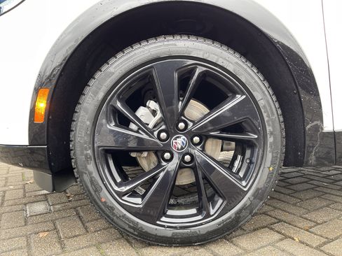 Used 2022 Buick Envision Preferred image 11