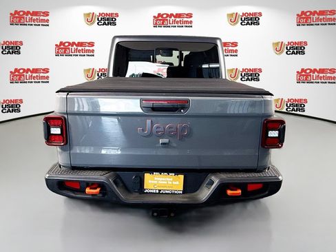 Used 2021 Jeep Gladiator Mojave w/ Dual Top Group AWD/4WD image 17