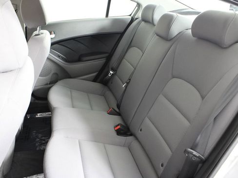 Used 2017 Kia Forte LX image 19