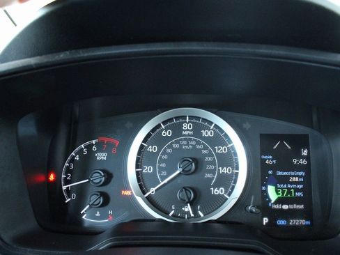 Certified 2021 Toyota Corolla LE image 29